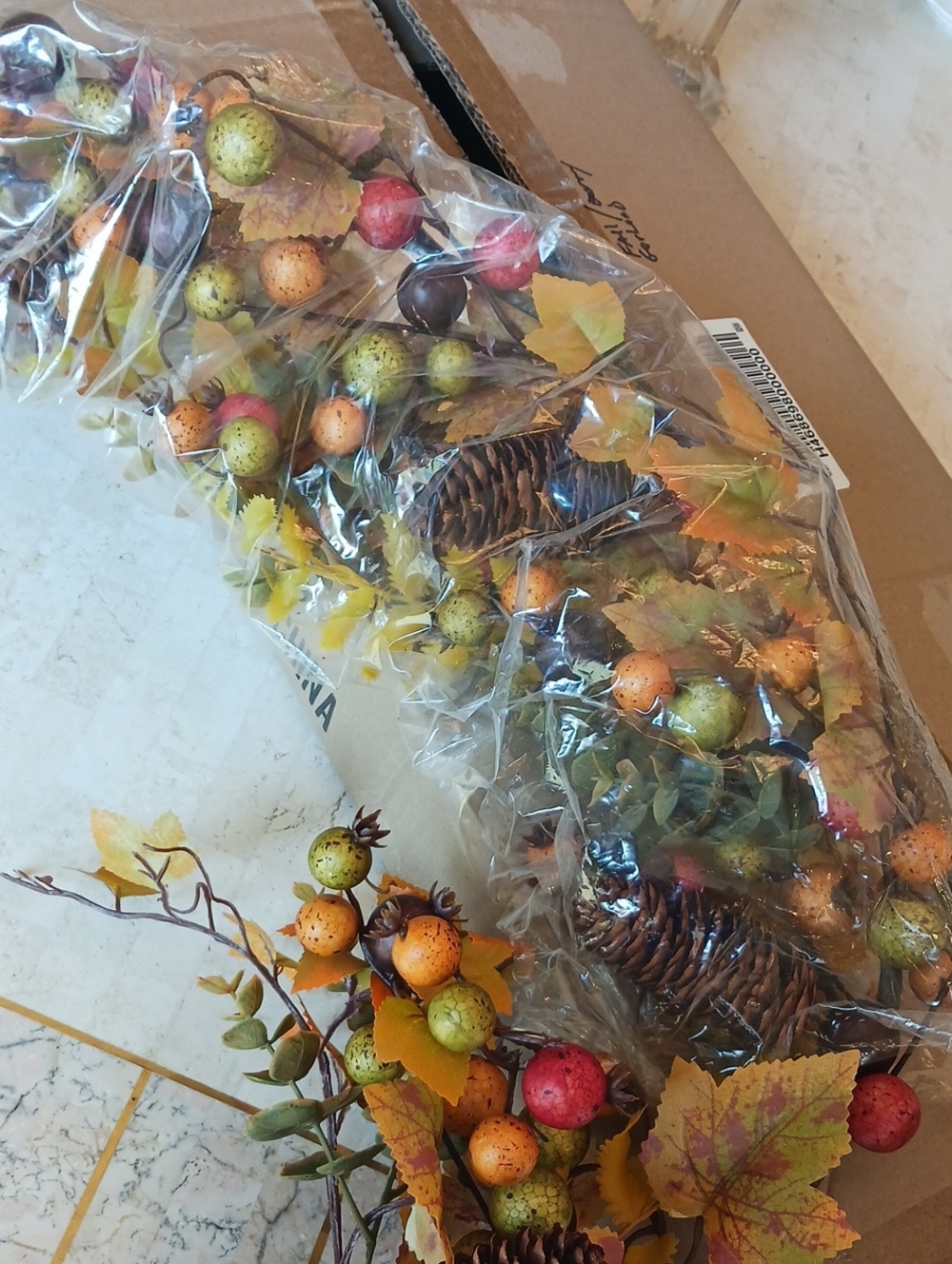 Harvest Berry & Leaf Garland- 4ft Long, By Valeri/QVC..NEW ....ITEM IN BOX - Picture 11 of 12